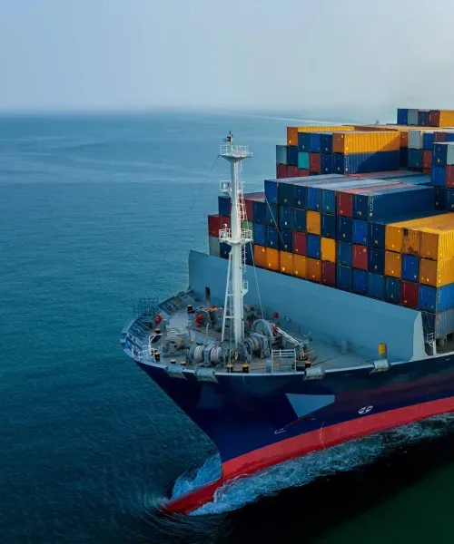 aerial-side-view-of-cargo-ship-carrying-container-9X7A8BH-jpg-qdi6r38uaru2xvsz86pjdo5fq8qcyoj4891ozeolf4